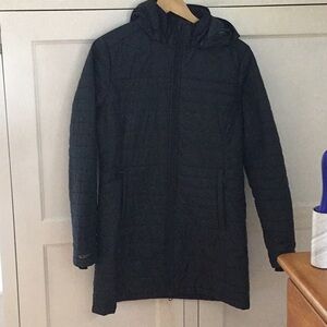 Eastern Mountain Sports size medium lightweight jacket. Navy